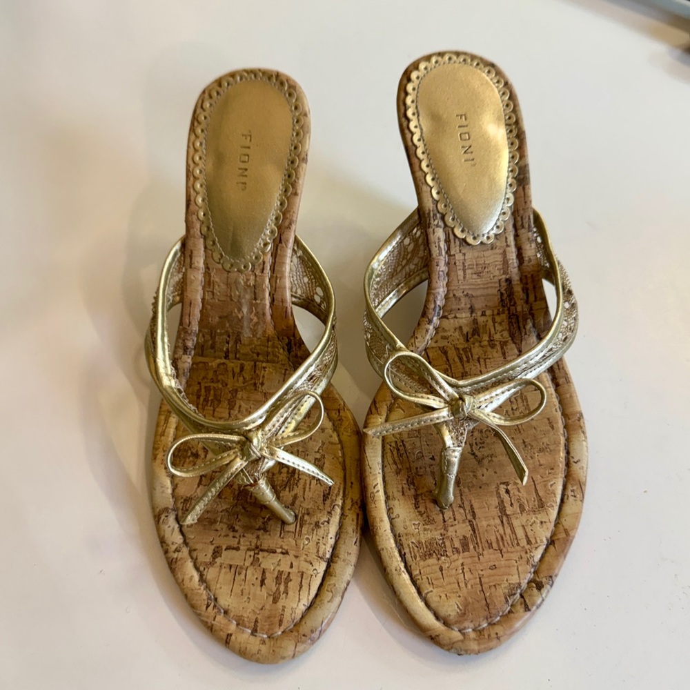 FIONI Gold Wedge Sandals